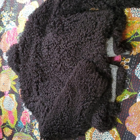 Fuzzy Black jacket - Picture 6 of 6